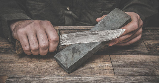 sharpening-knife-on-stone